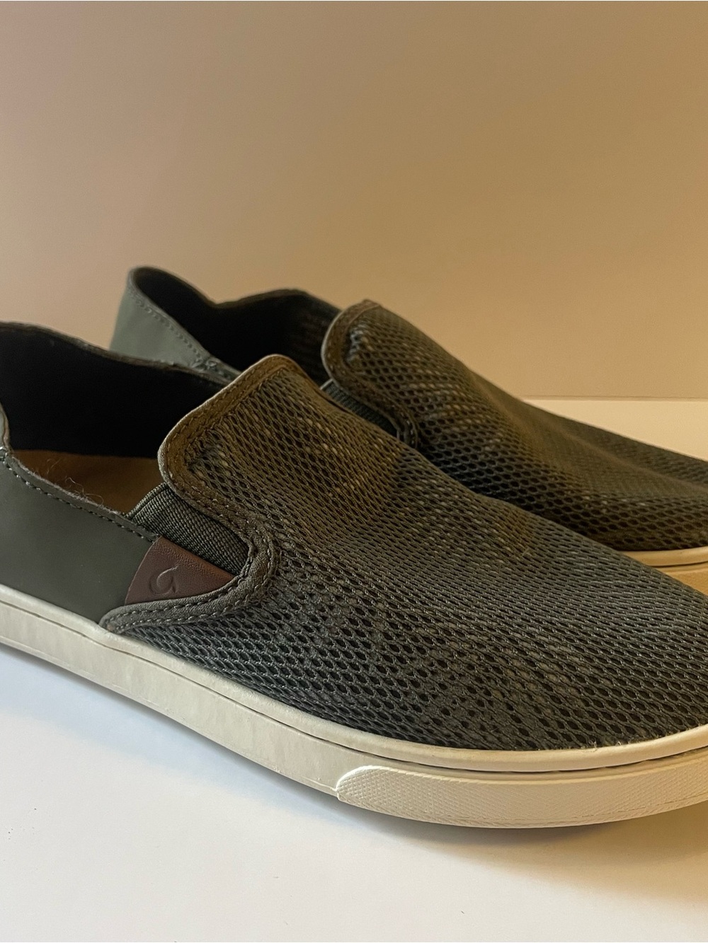 OluKai Women's Size 8 Pehuea Breathable Mesh Slip On Drop In Heel Sneakers